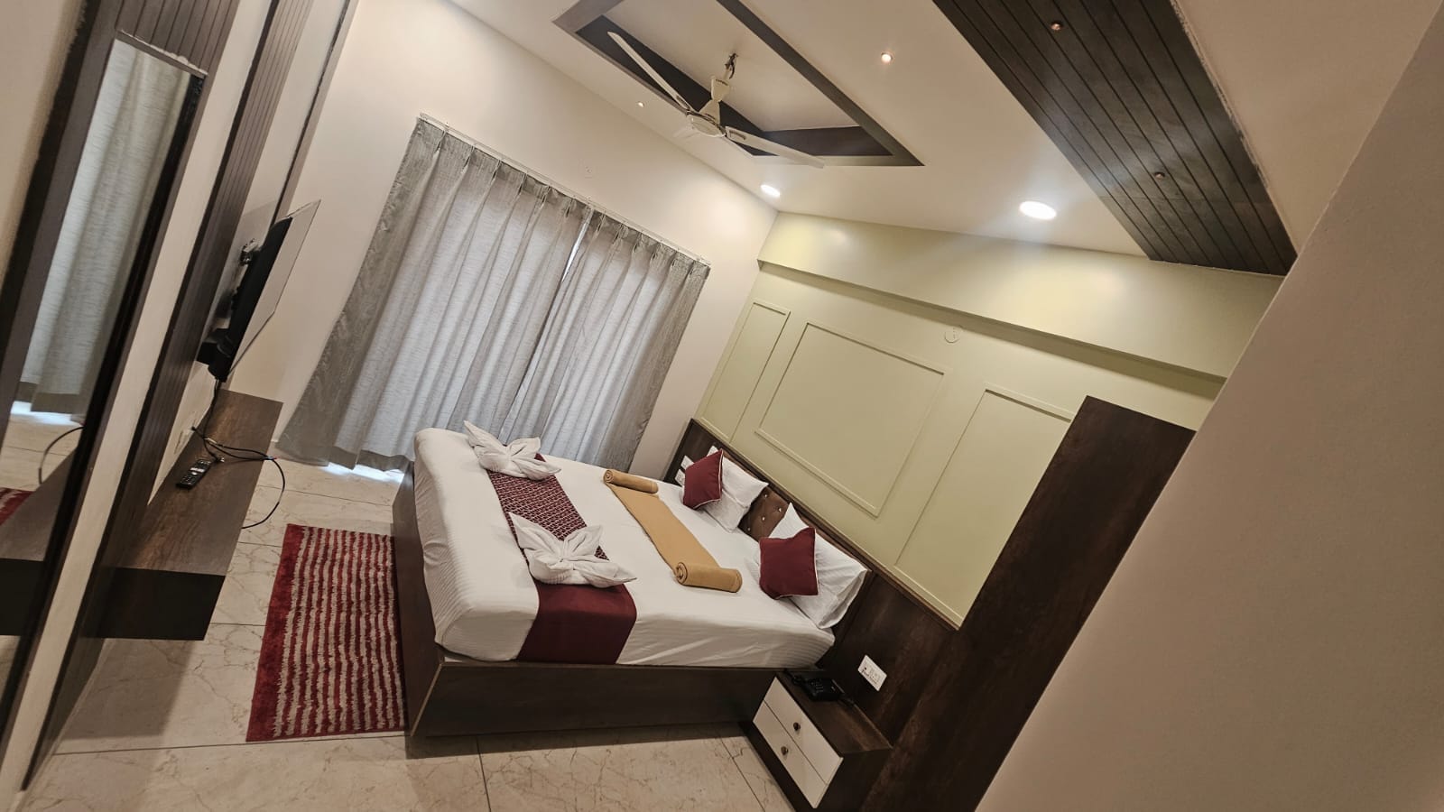 AYODHYA INN - Tap to explore photos