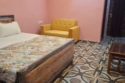 Rooms of The Mandpam Inn