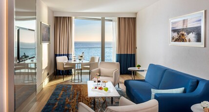 Crowne Plaza Istanbul Florya Room Type - 1 King Junior Suite Sofa Sea View