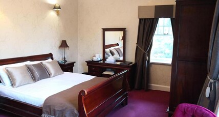 OYO Dunmar House Hotel Room Type - Deluxe Double Room