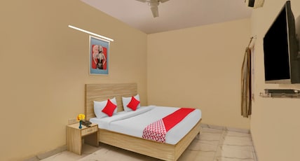 Hotel O Raas Near Hira Sweet Room Type - Classic Hotel O Raas Near Hira Sweet Room Type - Classic