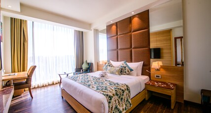 Best Western La Vista Pathankot Room Type - Suite-1 King Bed, Non-Smoking, Flat Screen Television, Wi-Fi, Work Desk, Full Breakfast