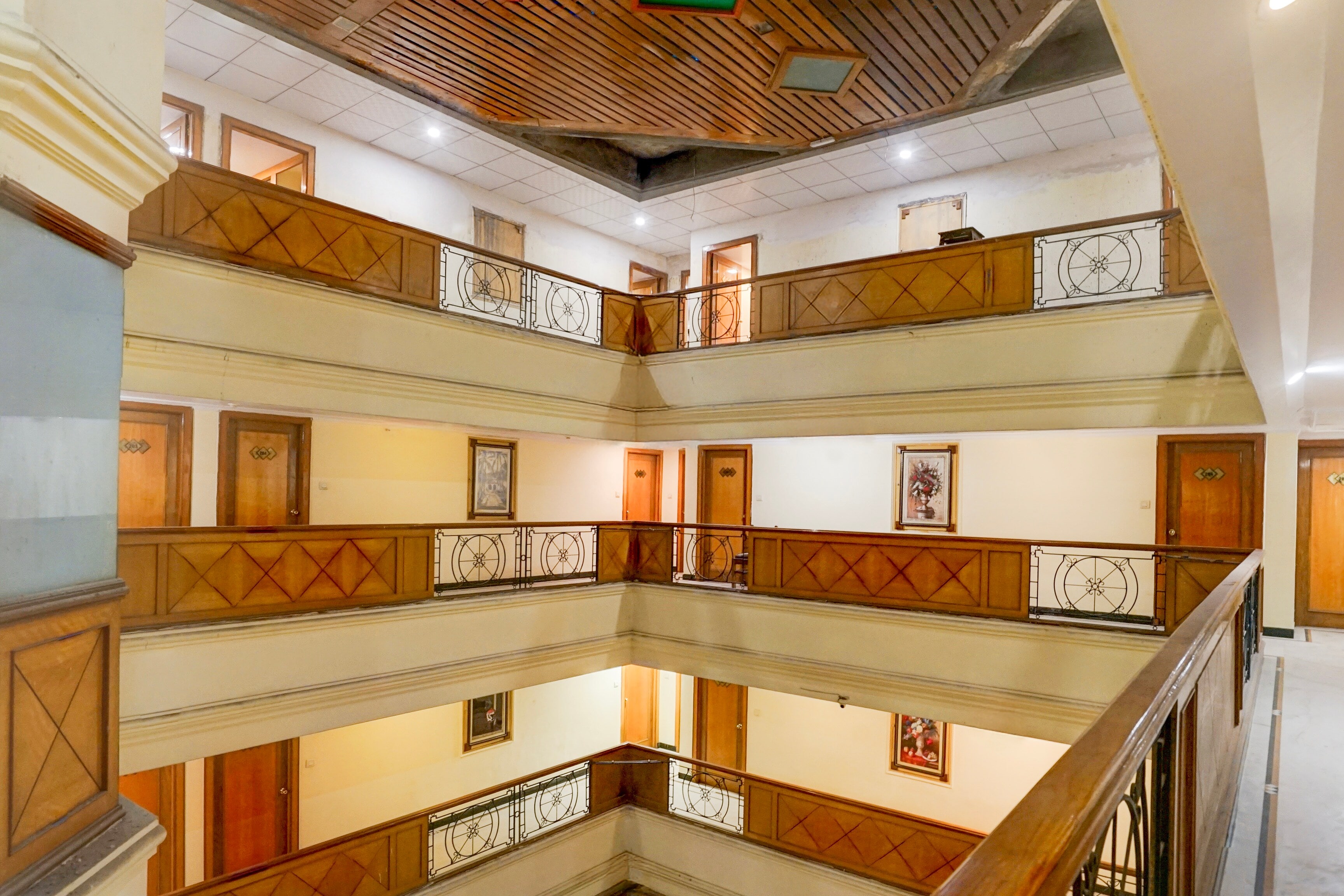 Townhouse Subhash Nagar Formerly Royal Palazzo - Tap to explore photos