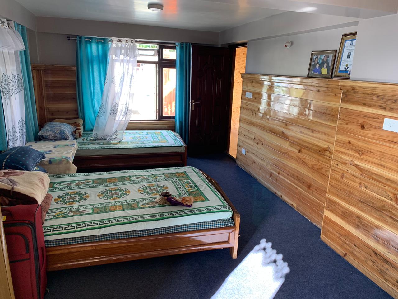 Tashiling Homestay - Tap to explore photos