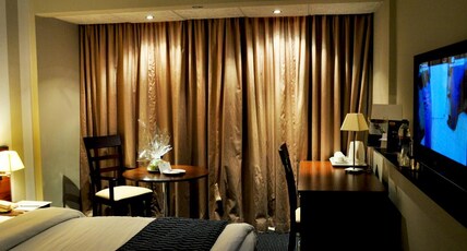 Al Falaj Hotel Room Type - Family Room&nbsp;– Early Check-in & Late Check-out (10:00 AM & 3:00 PM, subject to availability) |&nbsp;15% Of