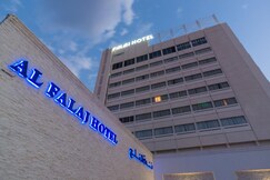 Al Falaj Hotel