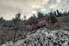 Trimurti Ochrard and Cafe