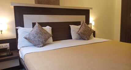 Vaikunth By Adamo Room Type - Deluxe Room