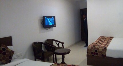 Hotel Delux Inn Room Type - Four Bed Family Room