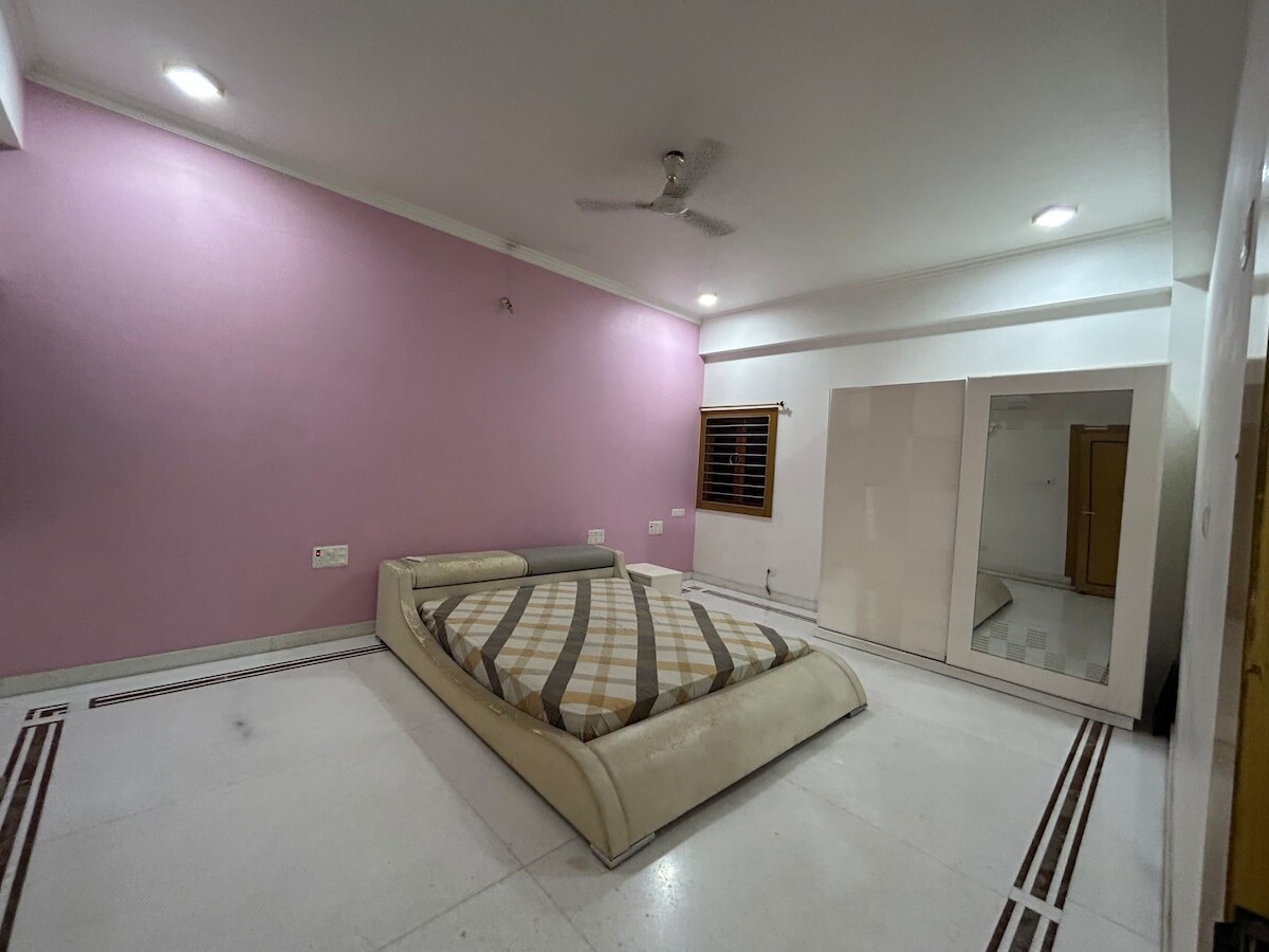 Zakiya guest house - Tap to explore photos