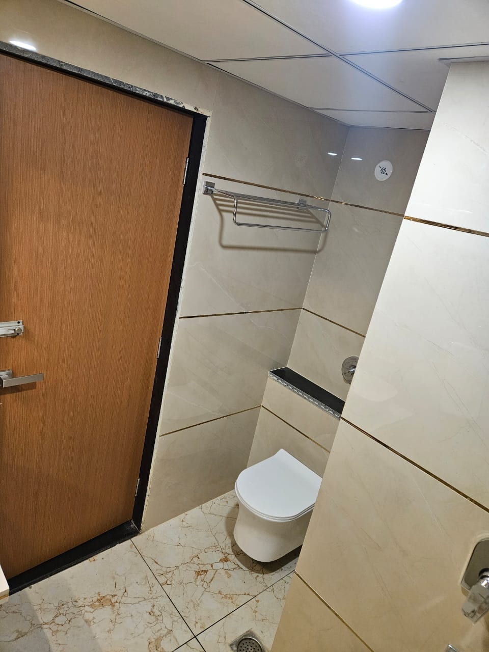 hotel vedainn - Tap to explore photos