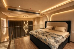 Luxury duplex with pool view in Gurugram stay