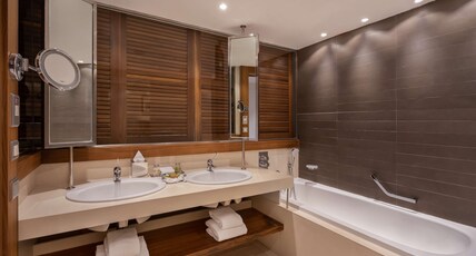 Hilton Malta Room Type - KING EXECUTIVE SEA VIEW