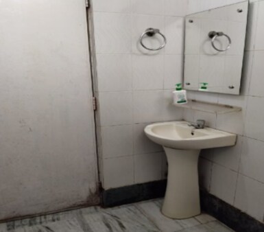 Executive Inn Guest House, Dalmia - Tap to explore photos