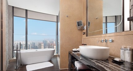 HUALUXE Hotels and Resorts WUHU, an IHG hotel Room Type - 1 King Premium Extra