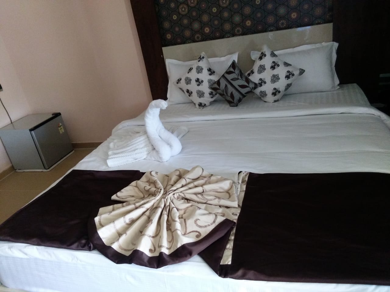 The Midas Resort - Tap to explore photos