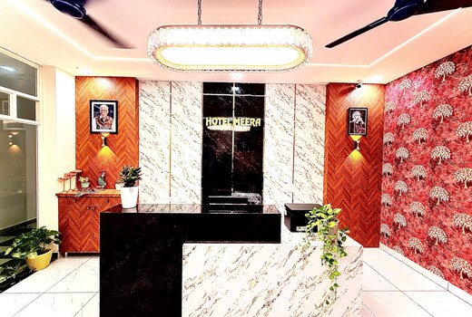 HOTEL MEERA