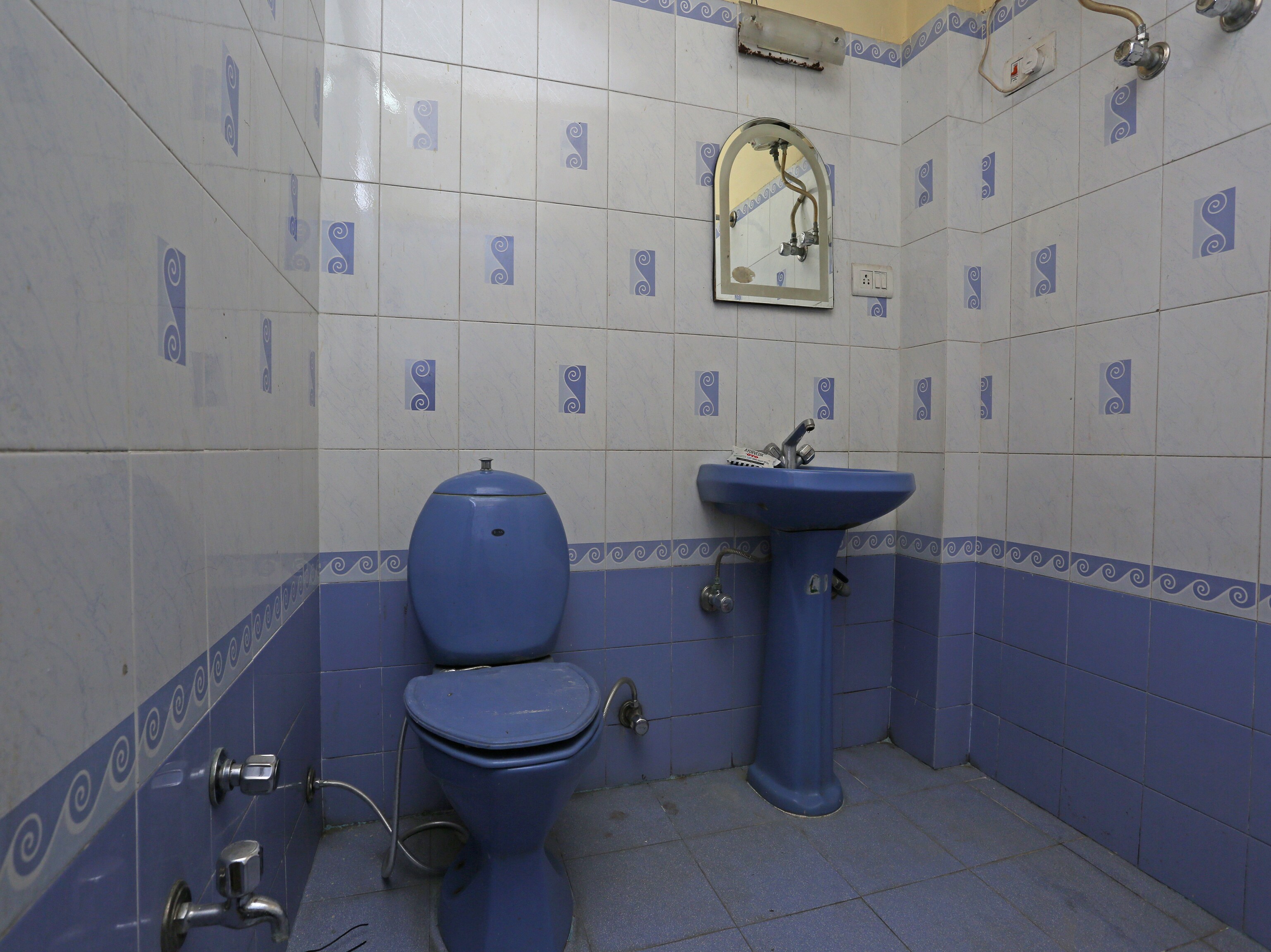 Hotel O Kings Inn - Tap to explore photos