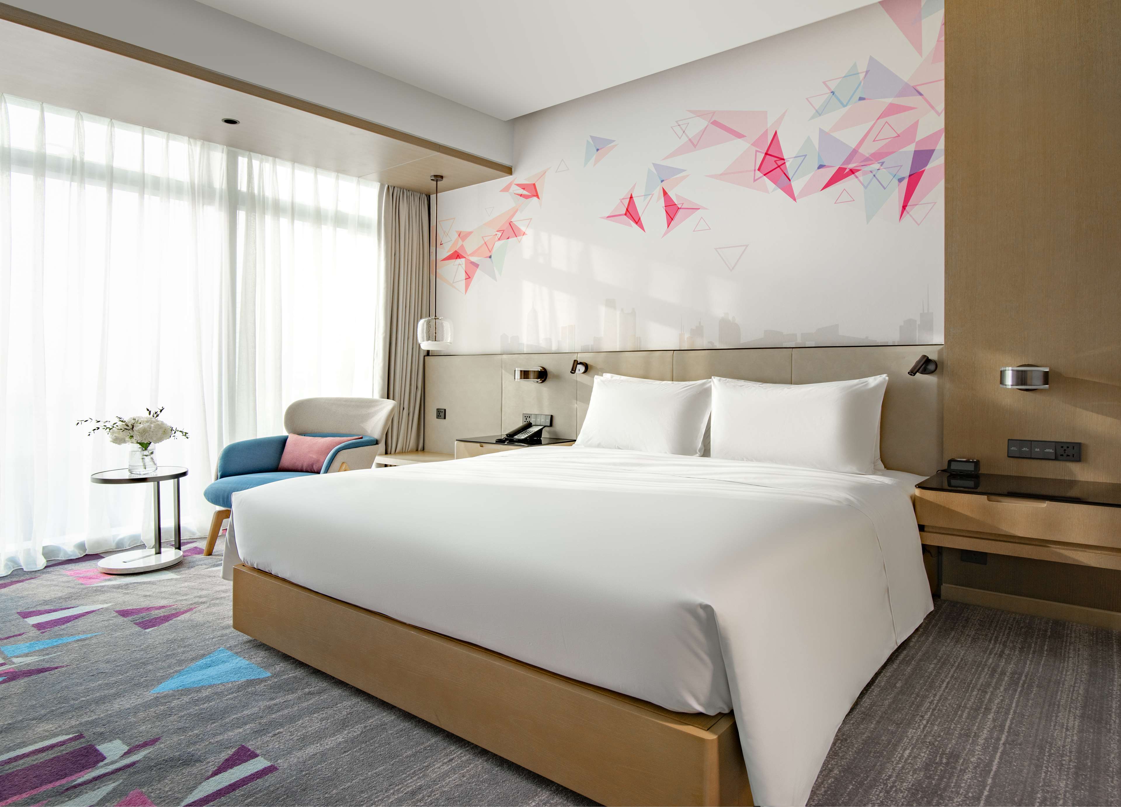 Hilton Garden Inn Shenzhen World Exhibition & Convention Ctr - Tap to explore photos