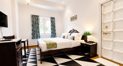 Grandrosse Boutique - Pichola Lake Facing Hotel Room Type - Deluxe Room