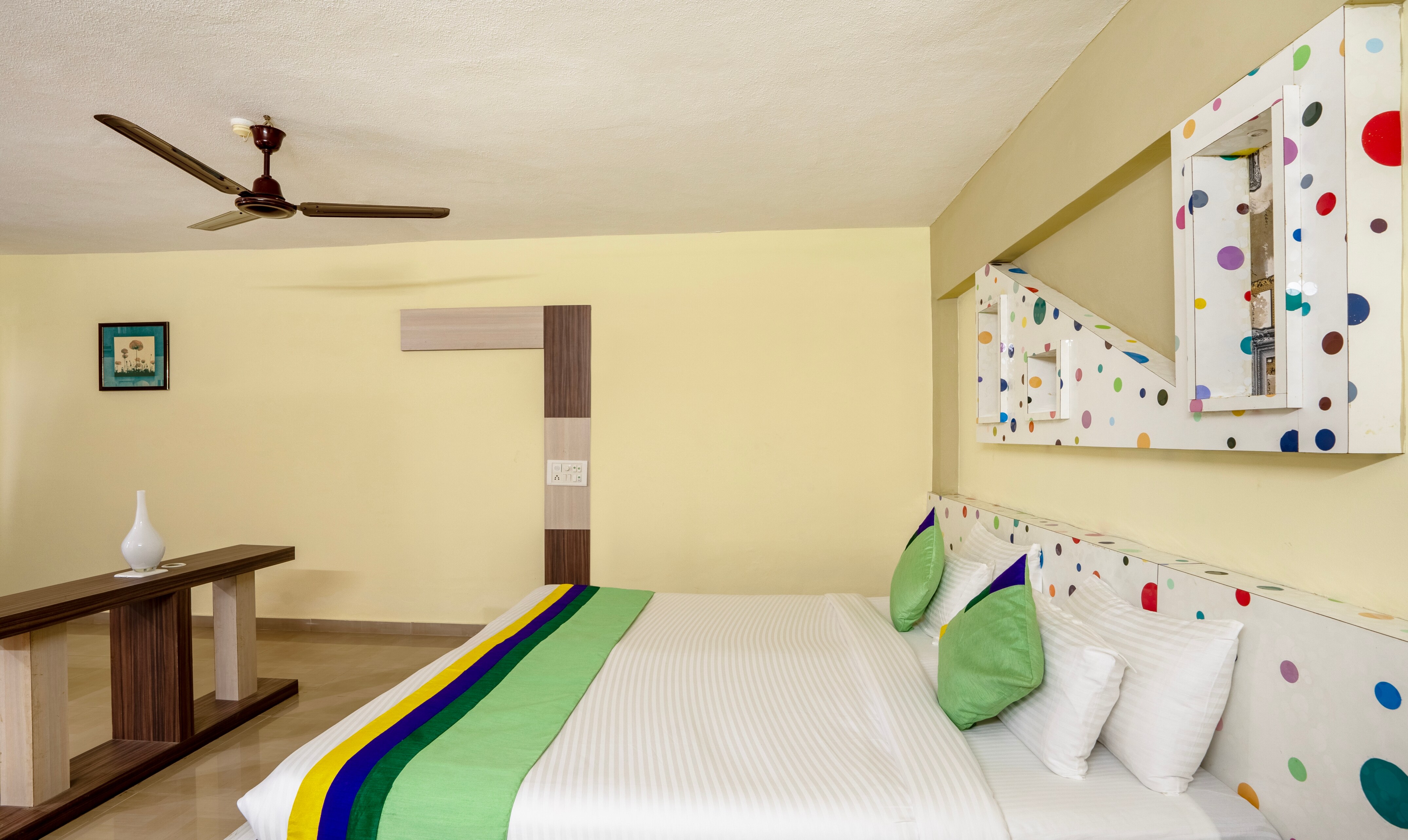 Itsy Hotels Vijaya Residency - Tap to explore photos
