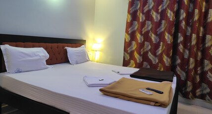 B J Hotel Room Type - Deluxe AC (Non Sea View)