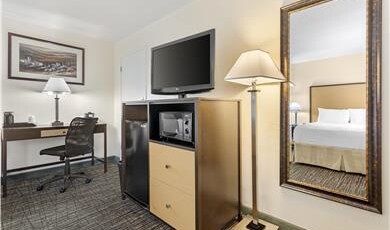 Best Western Petaluma Inn Room Type - 2 King Beds, Mobility Accessible, Roll In Shower, Non-Smoking, Continental Breakfast Best Western Petaluma Inn Room Type - 2 King Beds, Mobility Accessible, Roll In Shower, Non-Smoking, Continental Breakfast