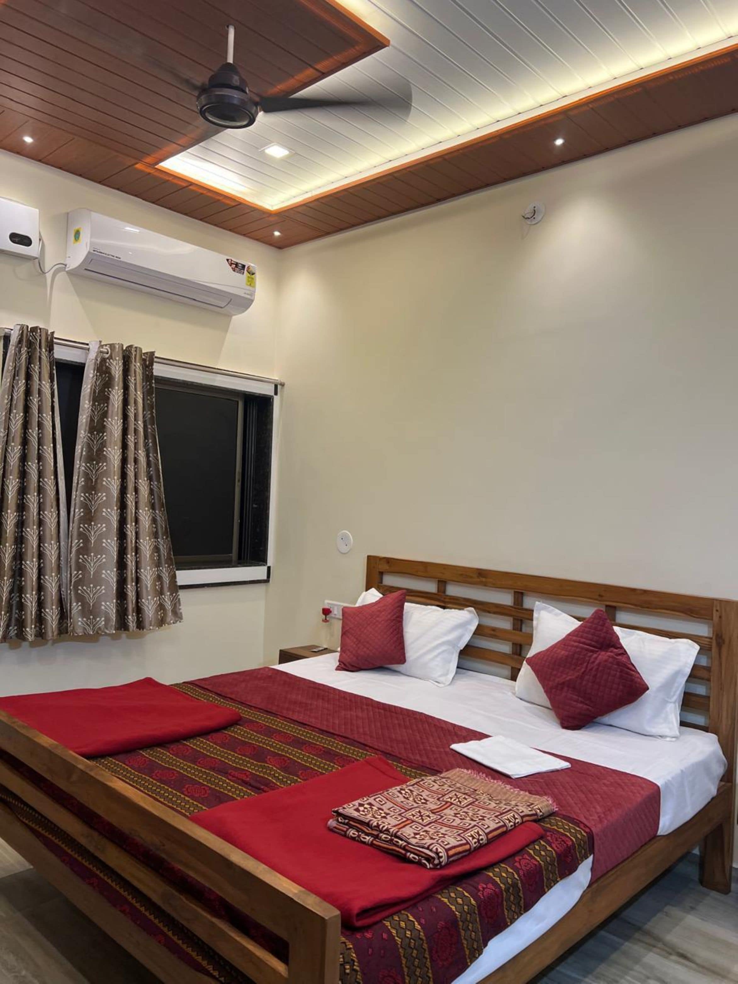 Classic Vilas - Bungalow Stay - Tap to explore photos