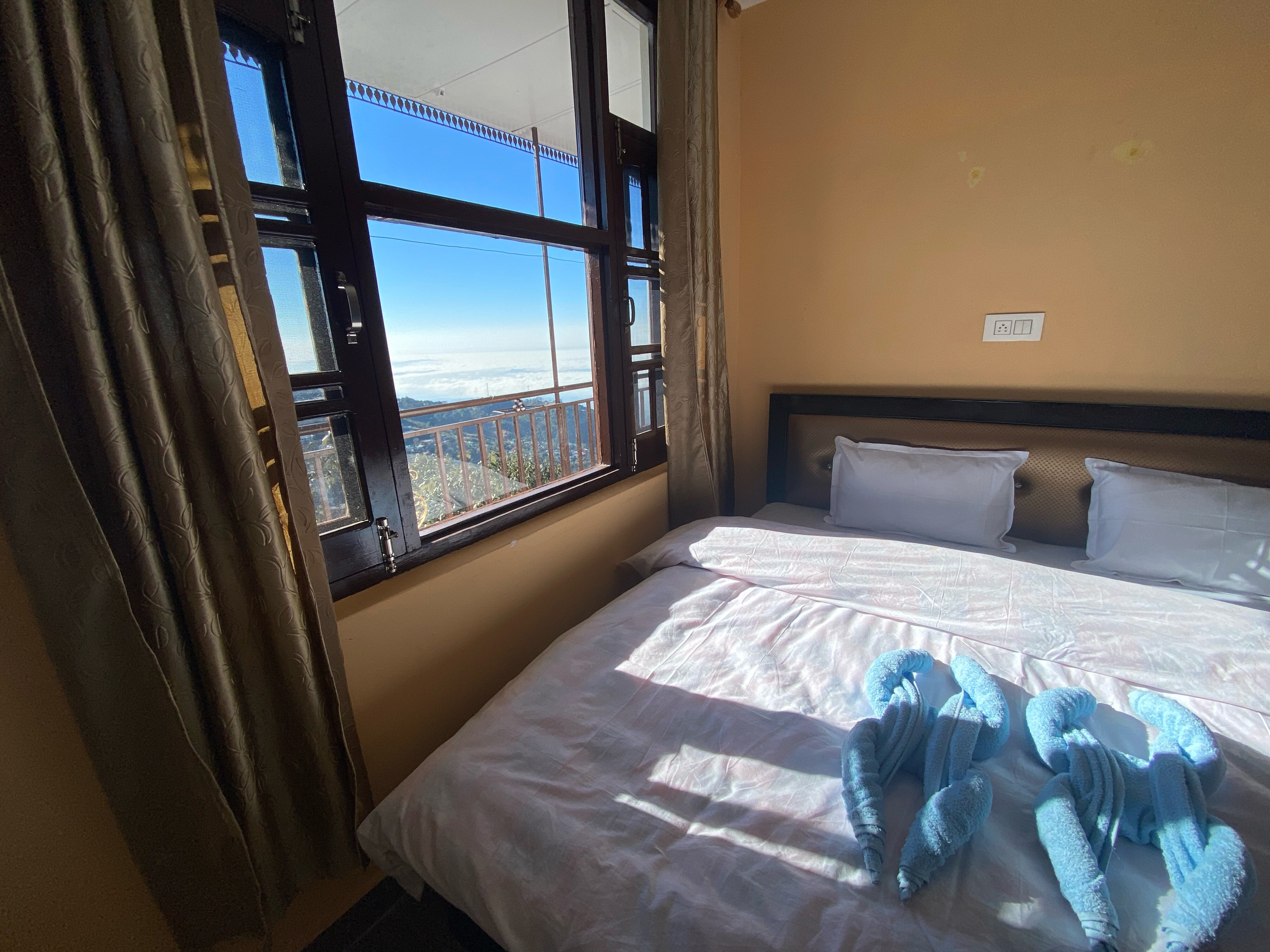 Redeem Homestay - Tap to explore photos