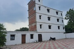 Hotel nirmal