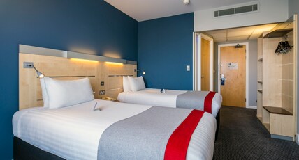 Holiday Inn Express Leicester - City Room Type - 2 Single Standard with Free Hot Breakfast