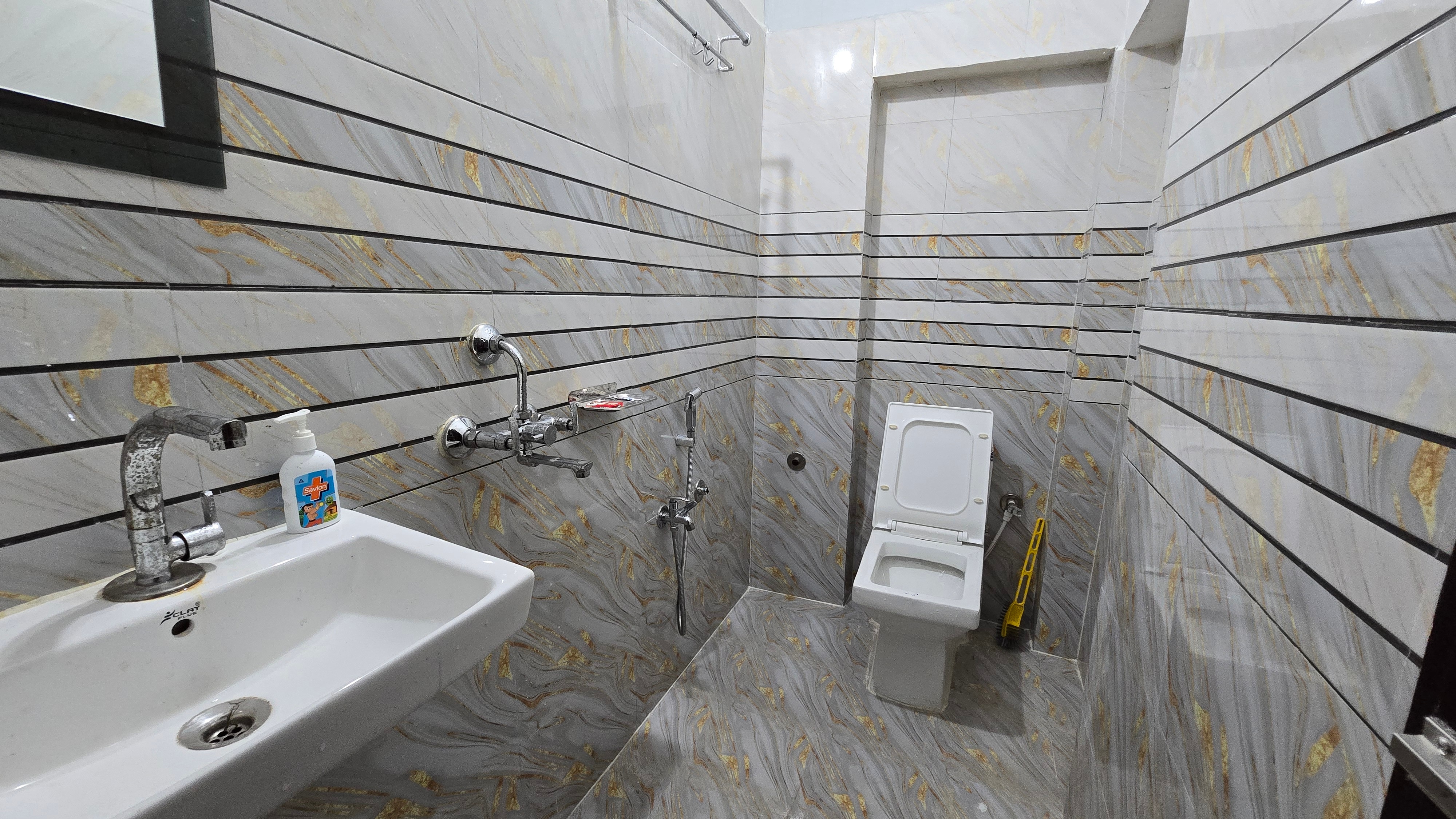 Deoghar BnB Homestay - Tap to explore photos