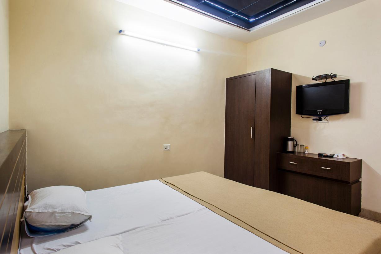 Hotel Sahil - Tap to explore photos