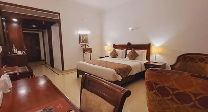 Hotel Ashoka Inn Room Type - SUPERIOR-King Bedded-Non Smoking