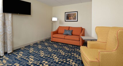 Hampton Inn by Hilton Roxboro Room Type - 2QN STE MOB HEA ACC TUB NS