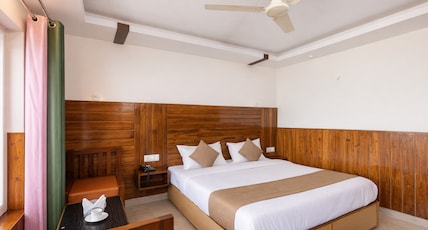 Hotel forest view and restaurant @ 15mins drive from Kempty fall Room Type - Deluxe Room Hotel forest view and restaurant @ 15mins drive from Kempty fall Room Type - Deluxe Room