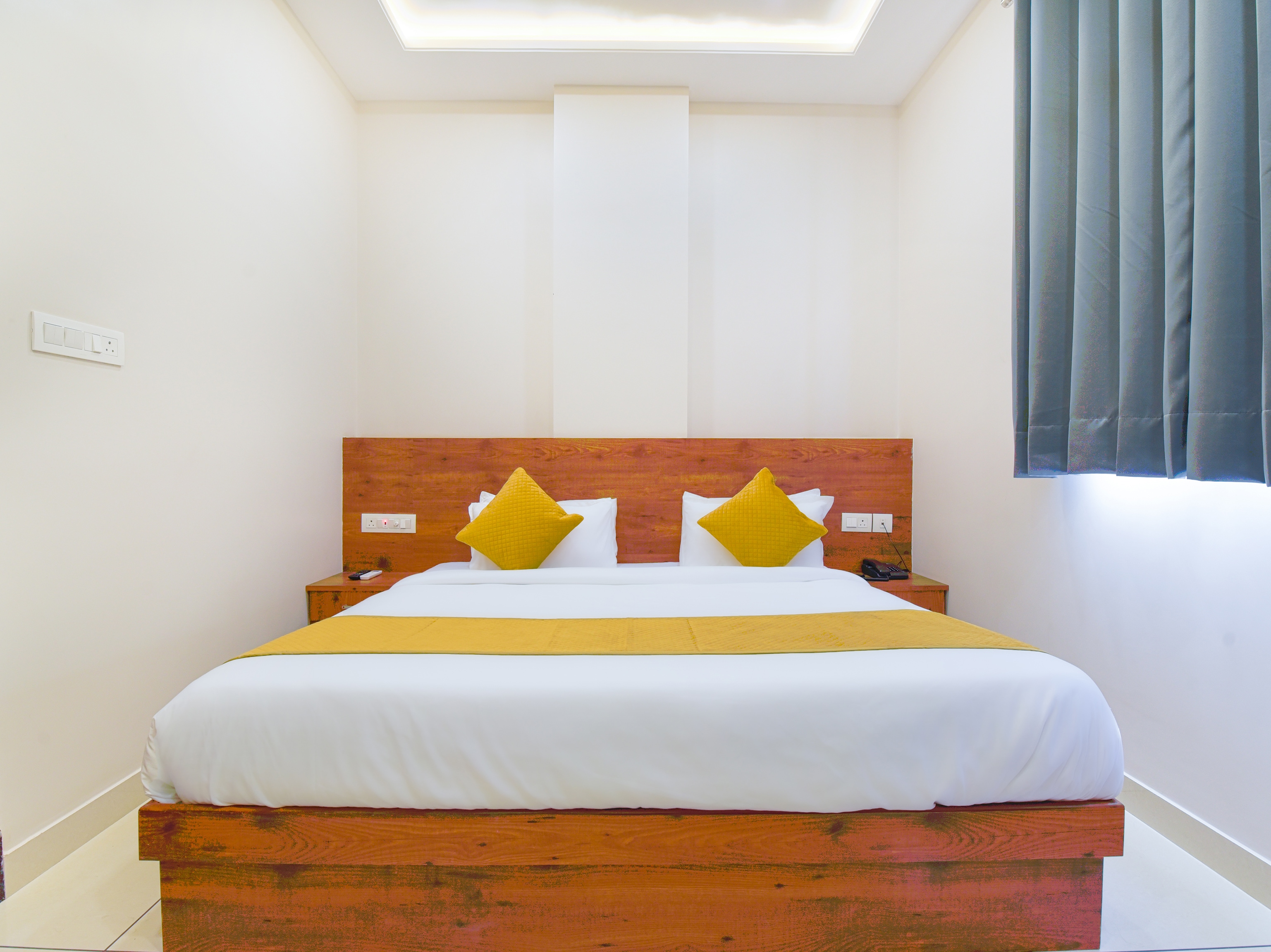 HOTEL IMPERIO - Tap to explore photos