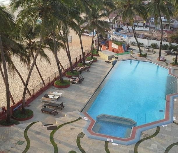 HOTEL PREMIER - Tap to explore photos