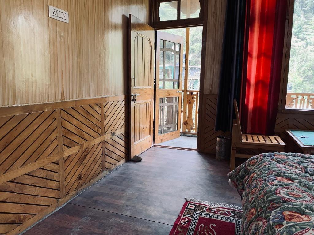 The Hostalgic Jibhi Hostel | Rooms & Guided Treks - Tap to explore photos