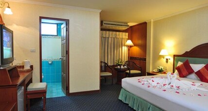 Sabai Inn nearby Central Marina Room Type - Superior Room