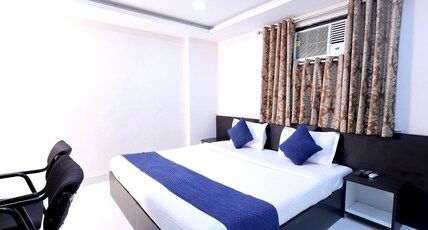 HOTEL DIAMOND RESIDENCY- VIJAY NAGAR INDORE Room Type - Deluxe Room