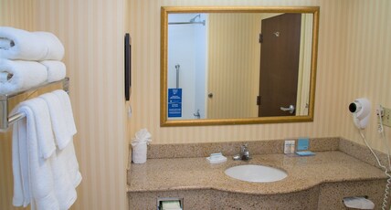 Hampton Inn Lewisburg Room Type - 2 QUEEN BEDS NONSMOKING