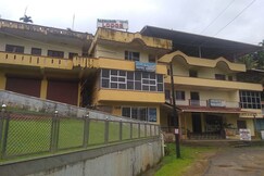 Padmashree Stay, Horanadu