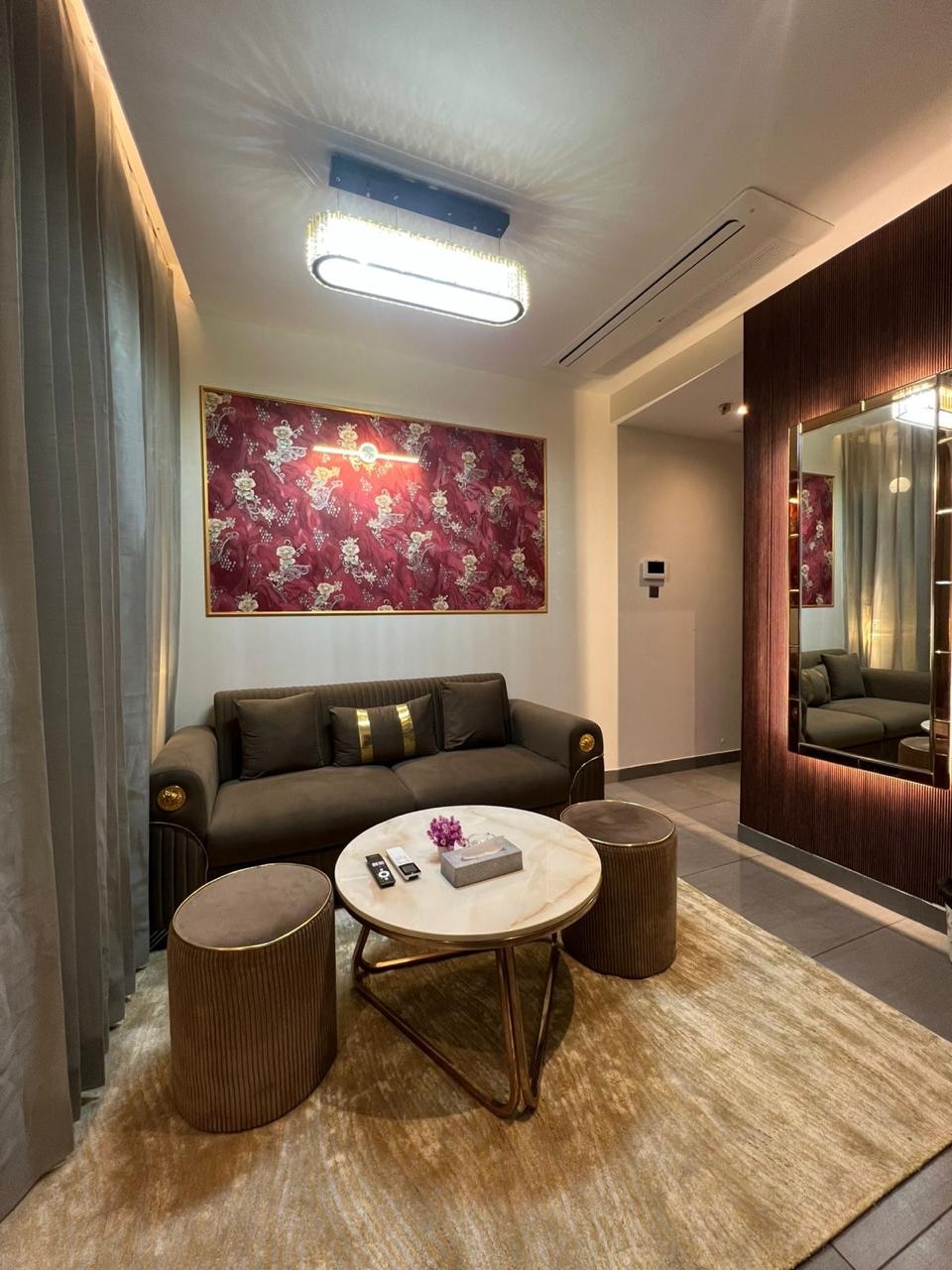 Caeli Vista - Tap to explore photos