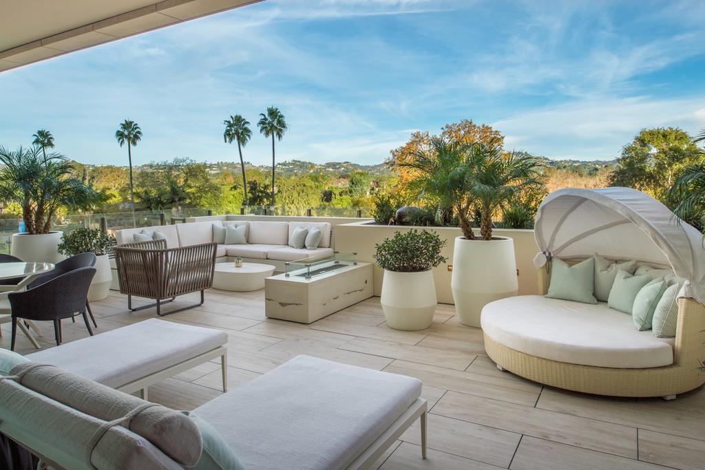 Waldorf Astoria Beverly Hills by Hilton - Tap to explore photos