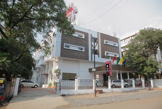 Hotel Raviraj
