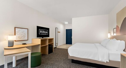 Spark by Hilton Missouri City Room Type - 1 KING BED