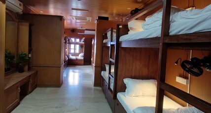 Unpack Hostel Pondicherry Room Type - 14 bed luxury mixed dorm