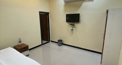Girdharpalace Room Type - Bedroom 1