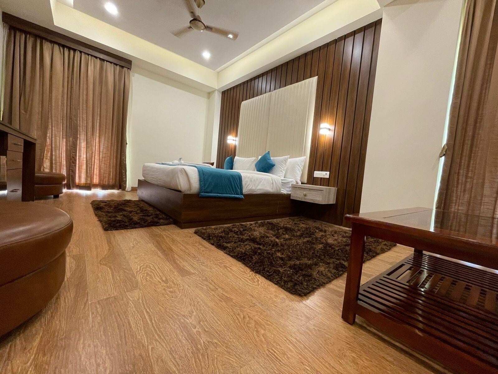 Hotel O SAI GRAND LUXURY ROOMS - Tap to explore photos